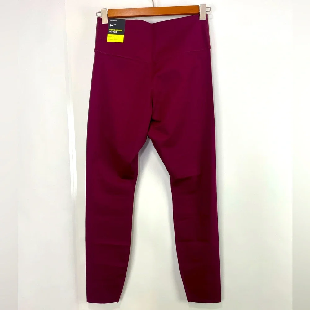 NWT Nike Women’s One Luxe‎ Mid-Rise 7/8 Leggings Medium